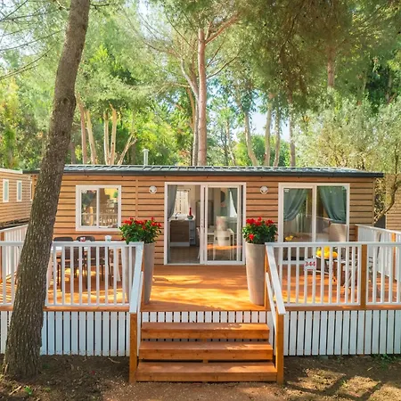 Camping Village Le Capanne Marina Di Bibbona Exterior photo